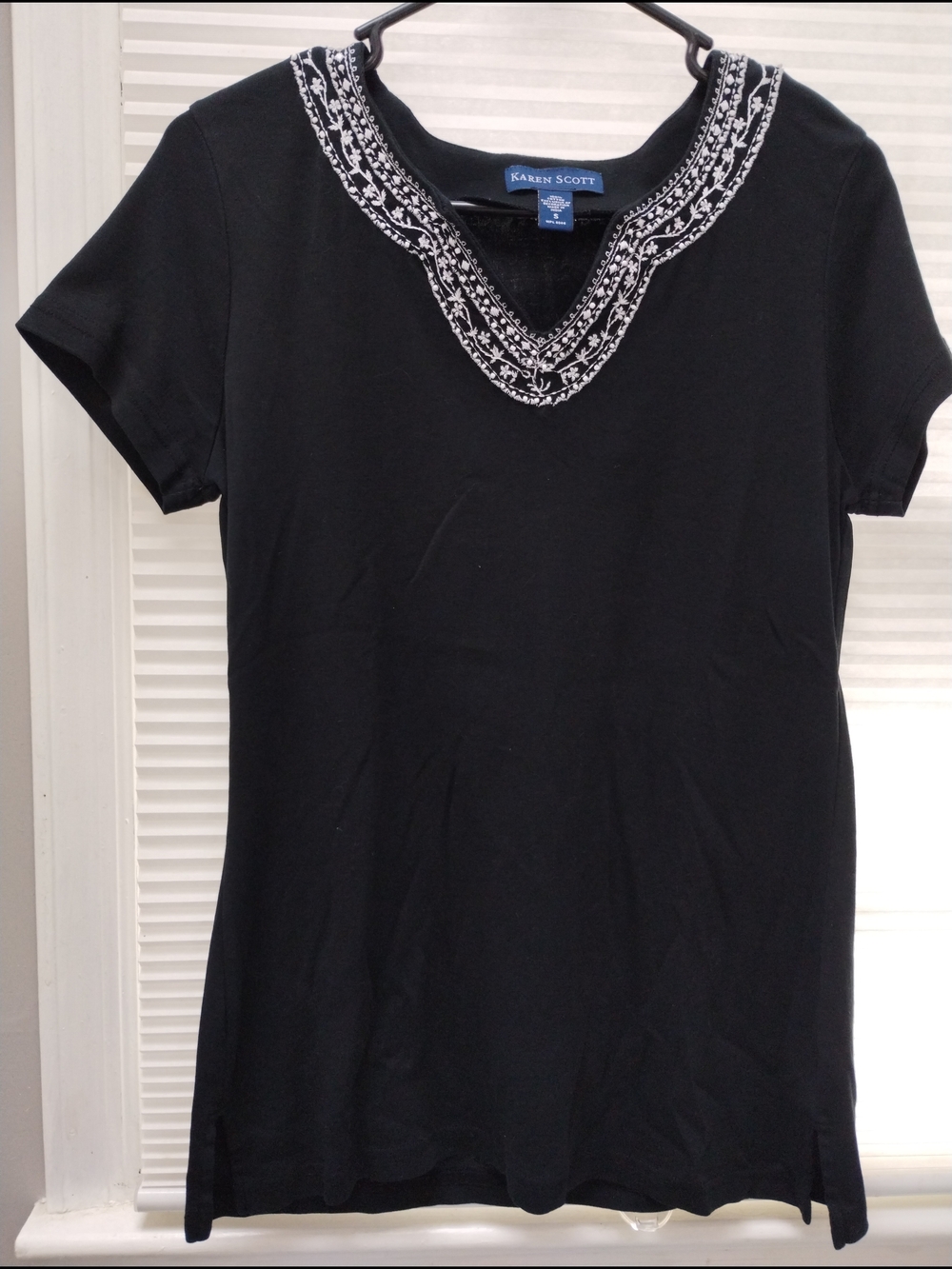 Karen Scott Black Short Sleeve V-Neck Top with White Embroidery